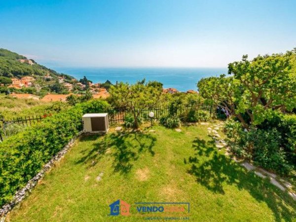 casa indipendente in vendita a Bergeggi