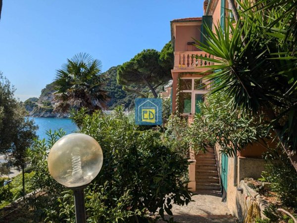 casa indipendente in vendita a Bergeggi