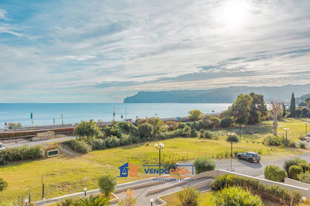 appartamento in vendita a Bergeggi in zona Torre del mare