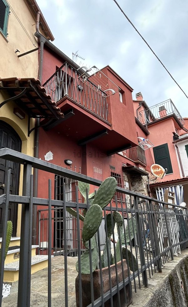 casa indipendente in vendita a Bergeggi