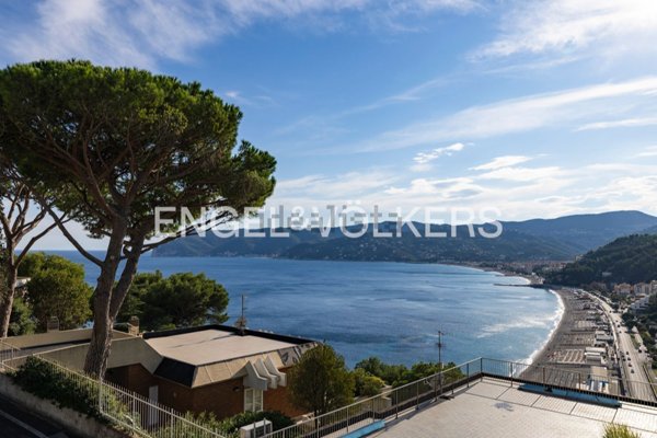 casa indipendente in vendita a Bergeggi in zona Torre del mare