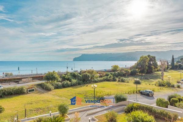 appartamento in vendita a Bergeggi in zona Torre del mare