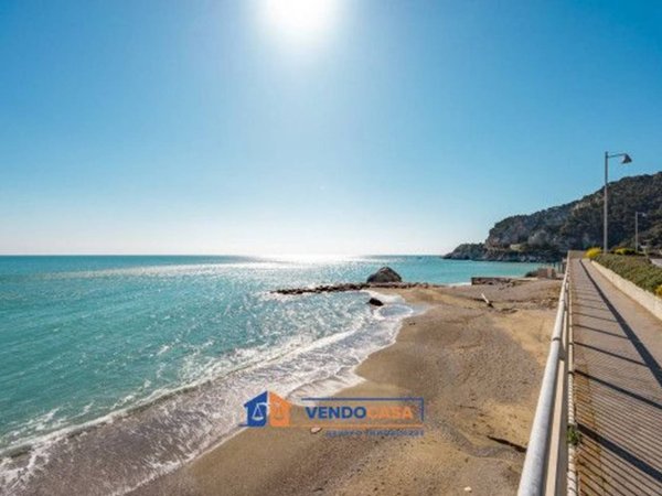 casa indipendente in vendita a Bergeggi