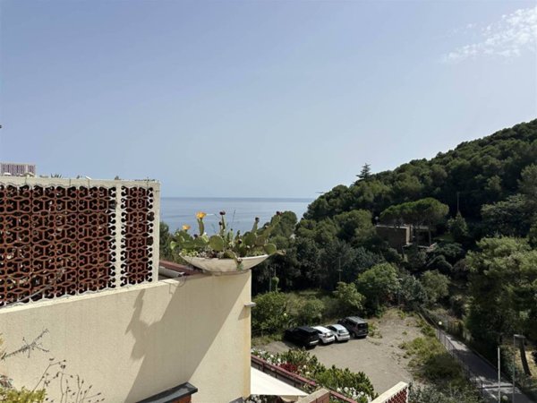 appartamento in vendita a Bergeggi in zona Torre del mare