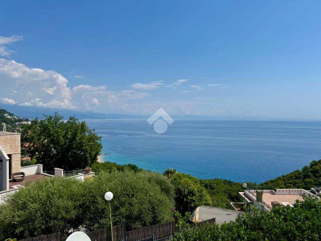 appartamento in vendita a Bergeggi in zona Torre del mare