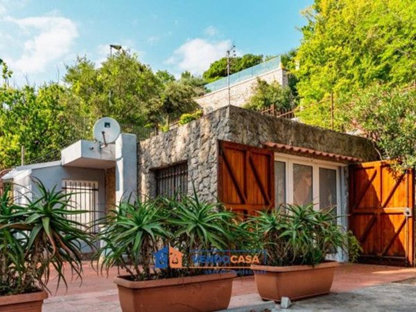 casa indipendente in vendita a Bergeggi in zona Torre del mare