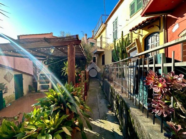 appartamento in vendita a Bergeggi in zona Torre del mare