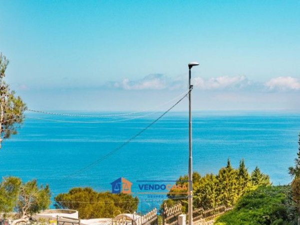 appartamento in vendita a Bergeggi in zona Torre del mare