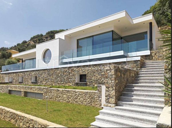 casa indipendente in vendita a Bergeggi in zona Torre del mare