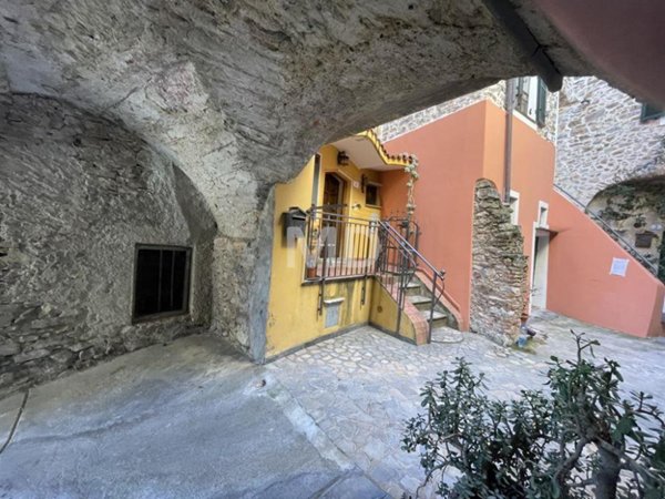 casa indipendente in vendita a Boissano