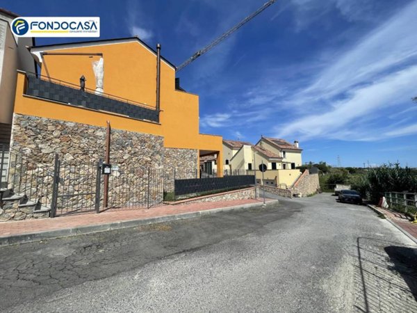 casa indipendente in vendita a Boissano