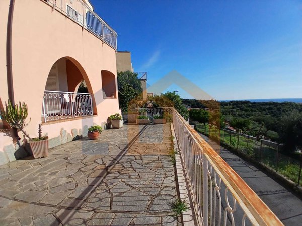 casa indipendente in vendita a Boissano