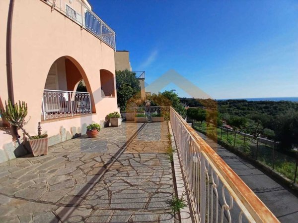 casa indipendente in vendita a Boissano