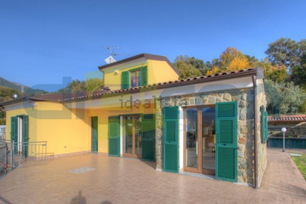 casa indipendente in vendita a Boissano