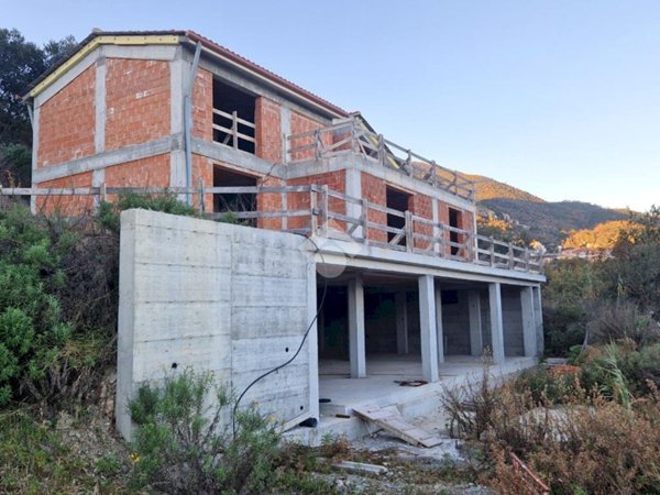 casa indipendente in vendita a Boissano