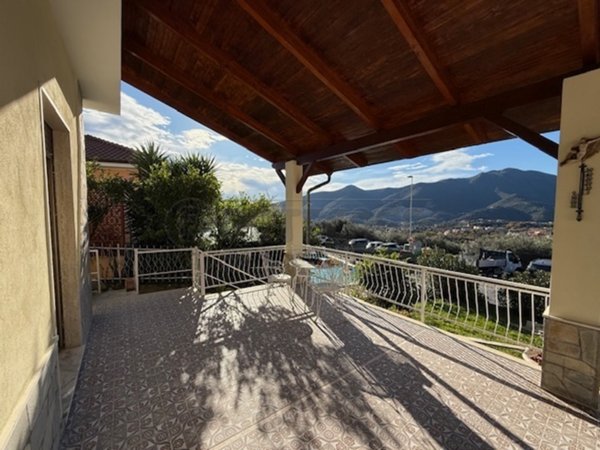 casa indipendente in vendita a Boissano