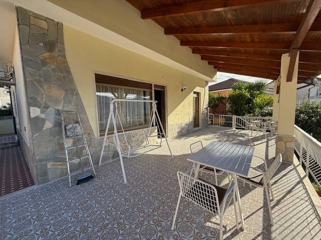 casa indipendente in vendita a Boissano