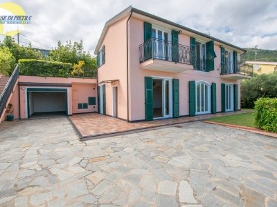 casa indipendente in vendita a Boissano