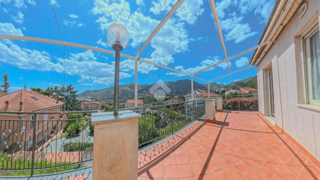 casa indipendente in vendita a Boissano
