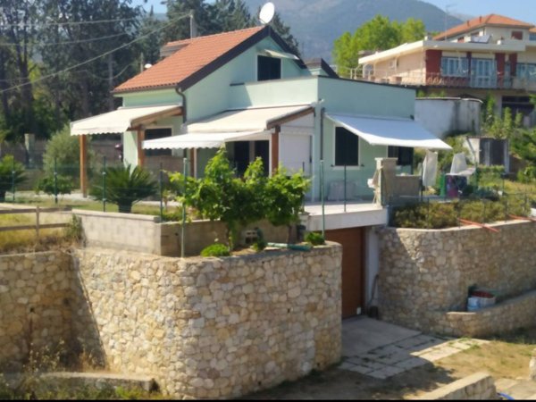 casa indipendente in vendita a Boissano