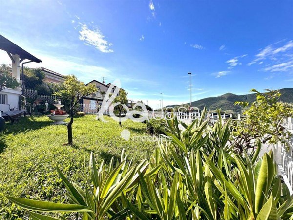 casa indipendente in vendita a Boissano
