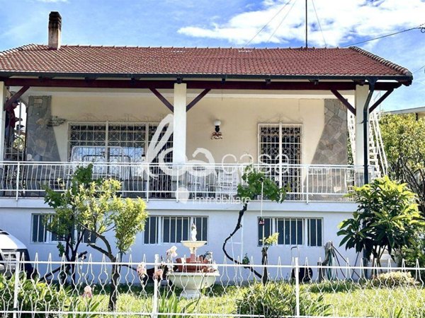 casa indipendente in vendita a Boissano