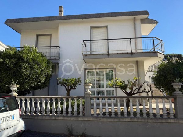 casa indipendente in vendita a Boissano