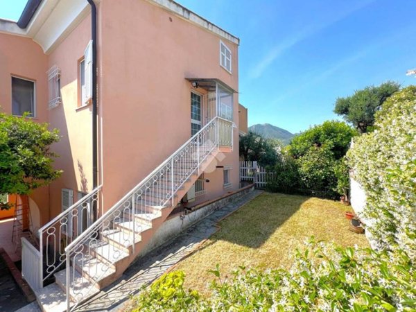 casa indipendente in vendita a Boissano