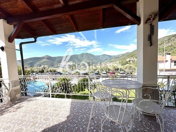 casa indipendente in vendita a Boissano