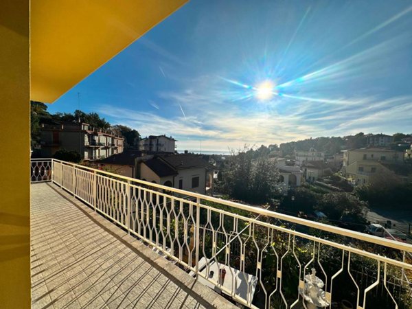 casa indipendente in vendita a Boissano