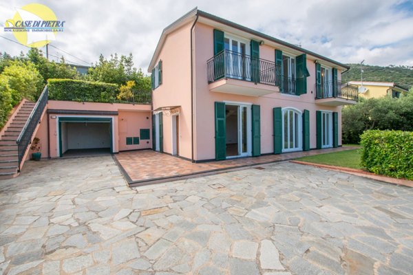 casa indipendente in vendita a Boissano