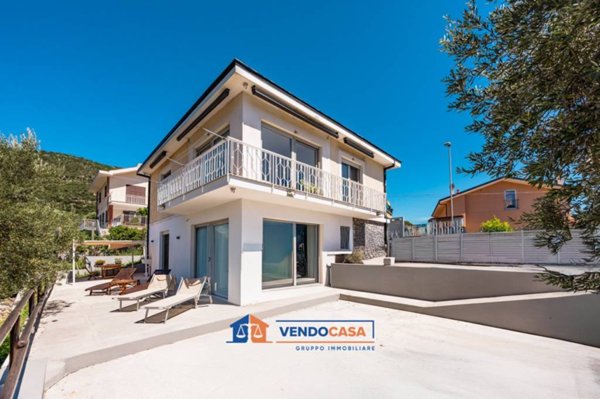 casa indipendente in vendita a Boissano