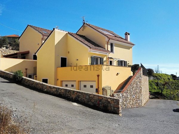 casa indipendente in vendita a Boissano