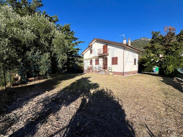 casa indipendente in vendita a Boissano