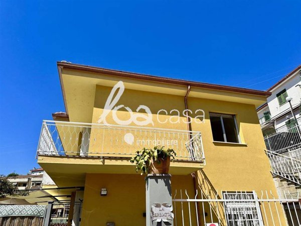 casa indipendente in vendita a Boissano