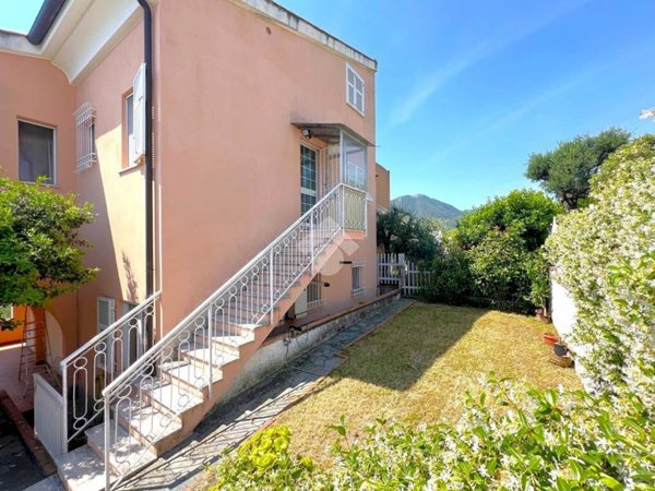 casa indipendente in vendita a Boissano