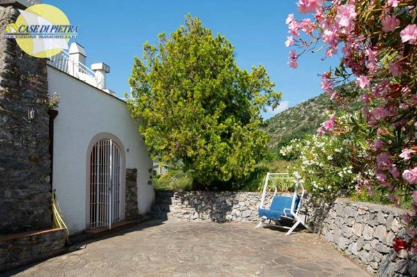 casa indipendente in vendita a Boissano