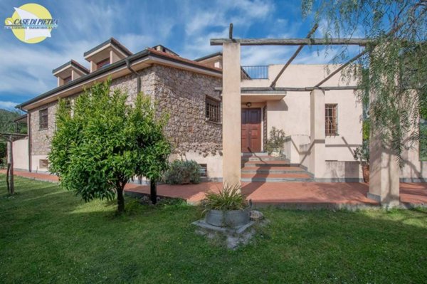 casa indipendente in vendita a Boissano