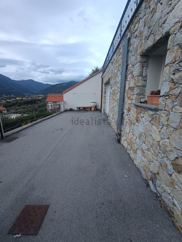 locale di sgombero in vendita a Boissano