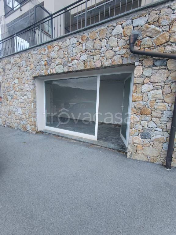 locale commerciale in vendita a Boissano