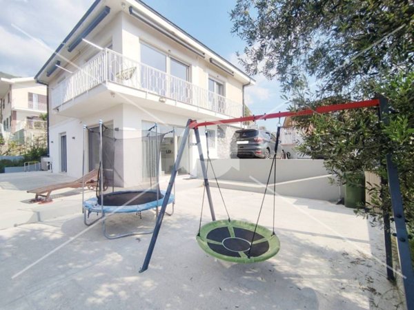 casa indipendente in vendita a Boissano