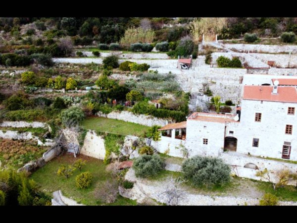 casa indipendente in vendita a Boissano