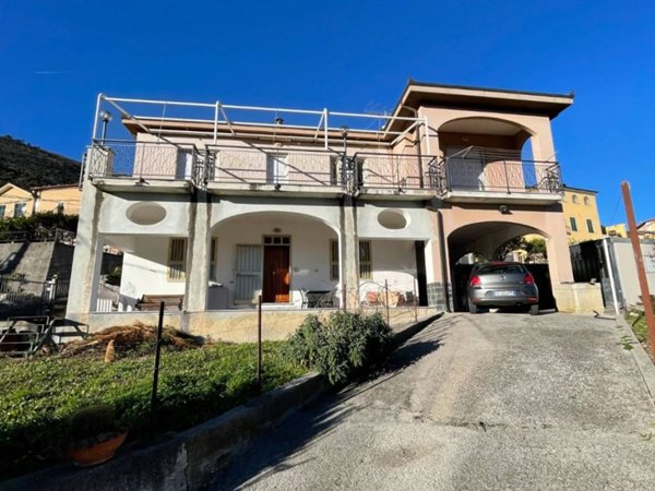 casa indipendente in vendita a Boissano