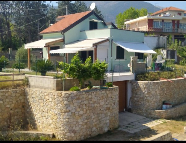 casa indipendente in vendita a Boissano