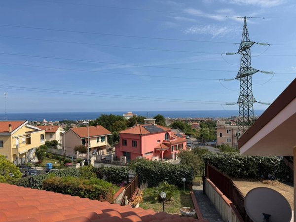 casa indipendente in vendita a Boissano
