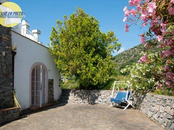 casa indipendente in vendita a Boissano