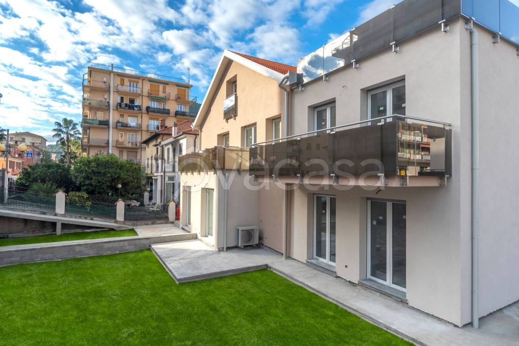 appartamento in vendita a Borghetto Santo Spirito