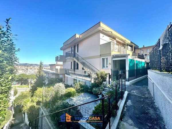appartamento in vendita a Borghetto Santo Spirito
