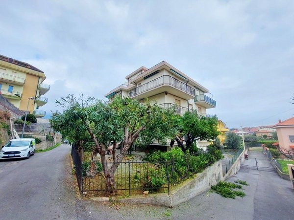 appartamento in vendita a Borghetto Santo Spirito