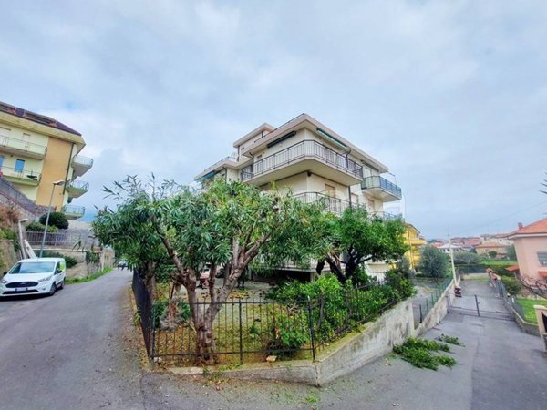 appartamento in vendita a Borghetto Santo Spirito